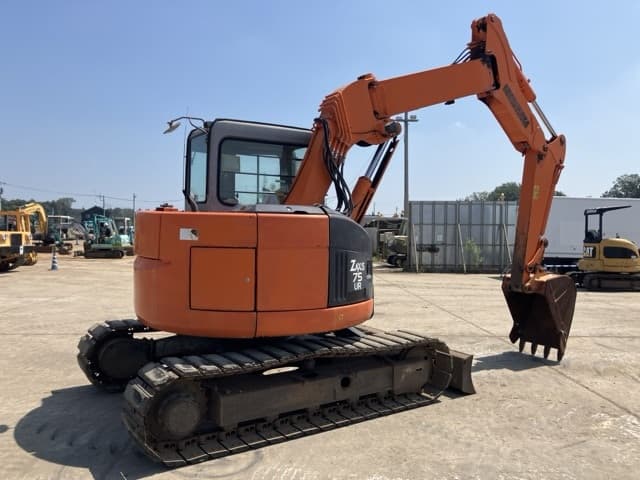 EXCAVATOR — Auction (lot 8458-90)