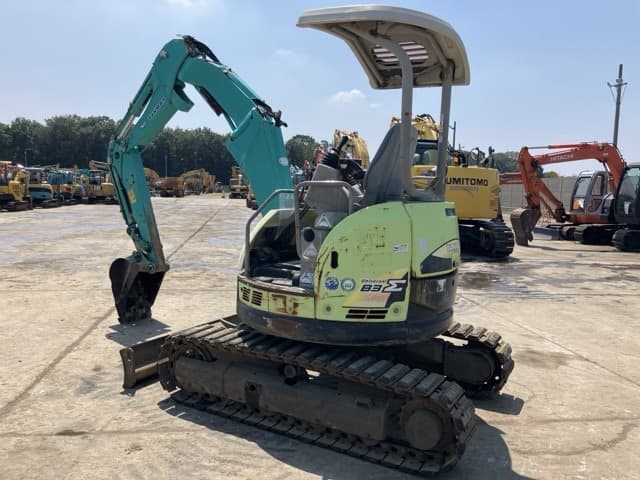MINI EXCAVATOR — Auction (lot 8458-91)