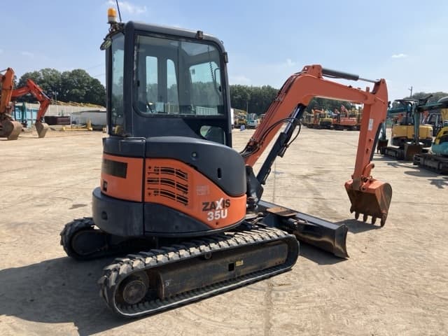 MINI EXCAVATOR — Auction (lot 8458-93)