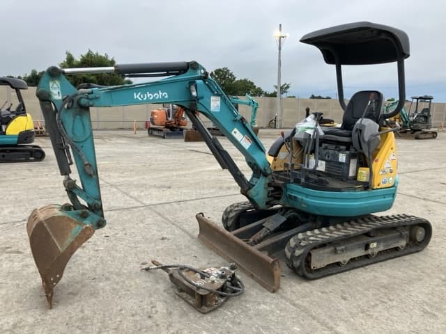 MINI EXCAVATOR — Auction (lot 8459-104)