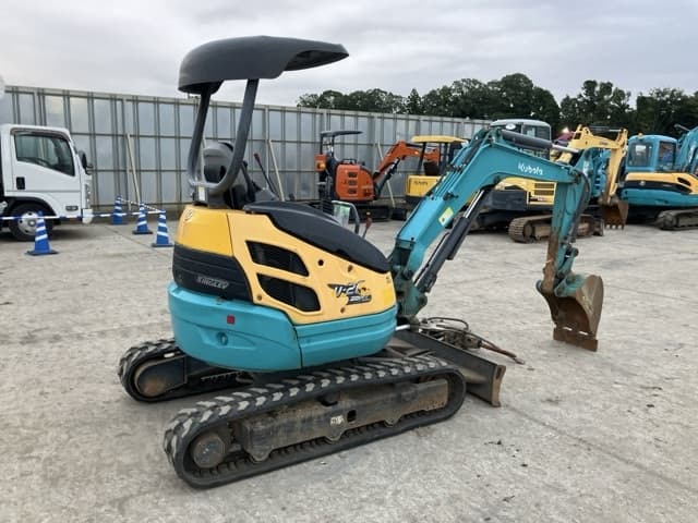 MINI EXCAVATOR — Auction (lot 8459-104)