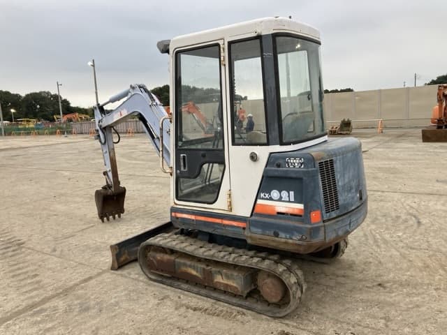 MINI EXCAVATOR — Auction (lot 8459-121)