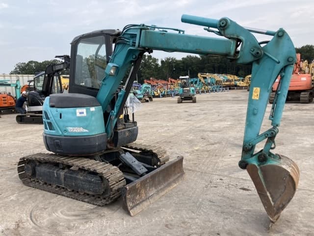 MINI EXCAVATOR — Auction (lot 8459-122)