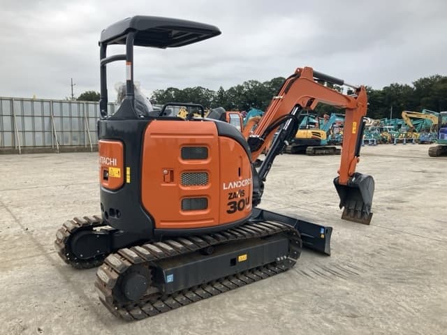 MINI EXCAVATOR — Auction (lot 8459-133)