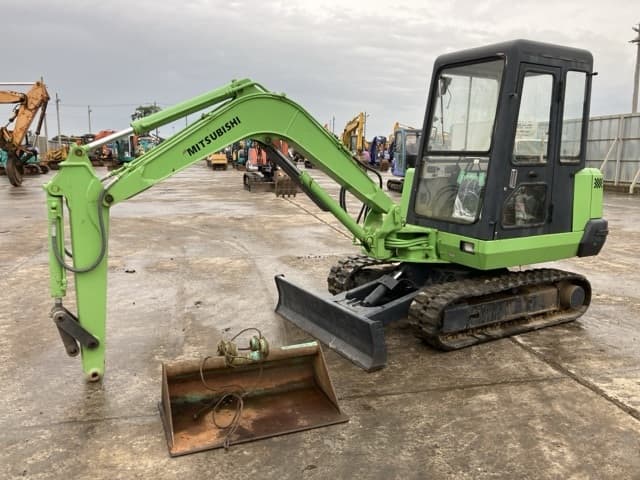 MINI EXCAVATOR — Auction (lot 8459-135)