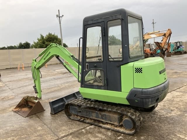 MINI EXCAVATOR — Auction (lot 8459-135)