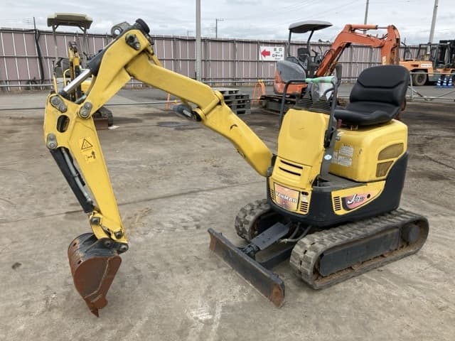 MINI EXCAVATOR — Auction (lot 8459-137)