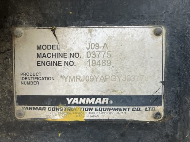 MINI EXCAVATOR — Auction (lot 8459-137)
