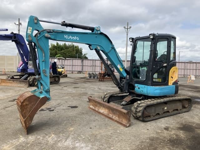 MINI EXCAVATOR — Auction (lot 8459-140)