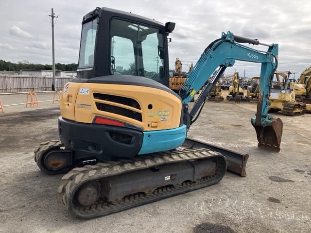MINI EXCAVATOR — Auction (lot 8459-140)
