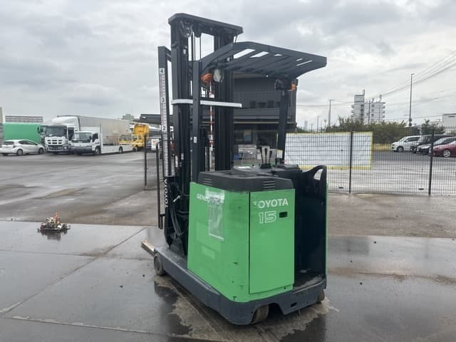 Reach Forklift — Auction (lot 8459-14008)