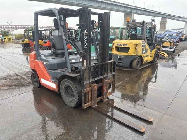 Forklift — Auction (lot 8459-14011)