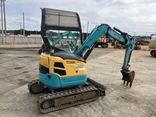 MINI EXCAVATOR — Auction (lot 8459-147)
