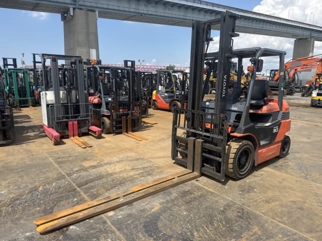 Battery Forklift — Auction (lot 8459-15007)