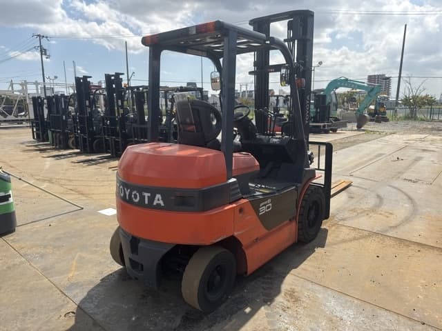 Battery Forklift — Auction (lot 8459-15007)