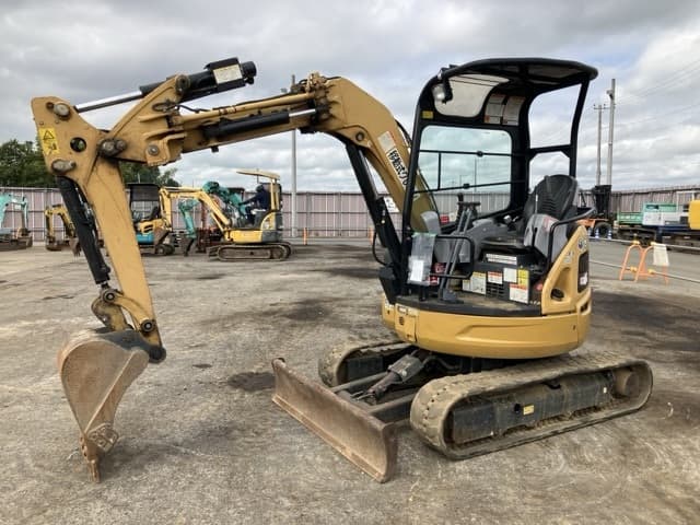 MINI EXCAVATOR — Auction (lot 8459-151)