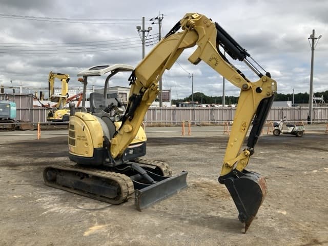 MINI EXCAVATOR — Auction (lot 8459-153)
