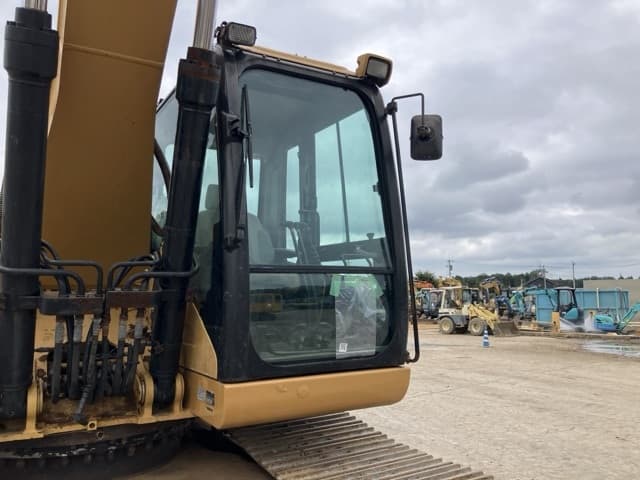 EXCAVATOR — Auction (lot 8459-163)