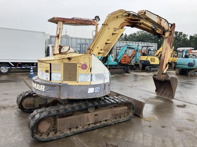 MINI EXCAVATOR — Auction (lot 8459-168)