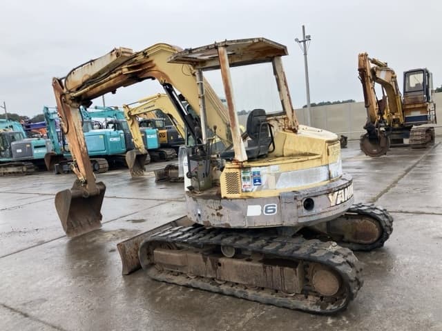 MINI EXCAVATOR — Auction (lot 8459-168)