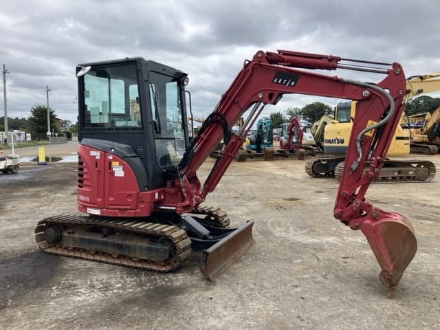 MINI EXCAVATOR — Auction (lot 8459-171)