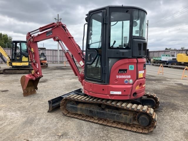 MINI EXCAVATOR — Auction (lot 8459-171)