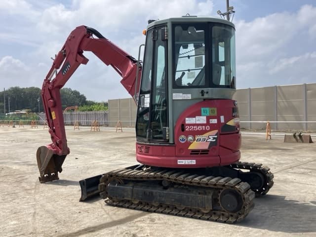 MINI EXCAVATOR — Auction (lot 8459-173)