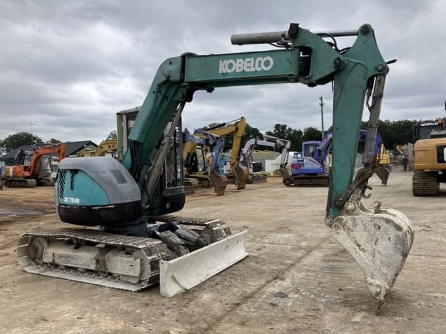 EXCAVATOR — Auction (lot 8459-176)