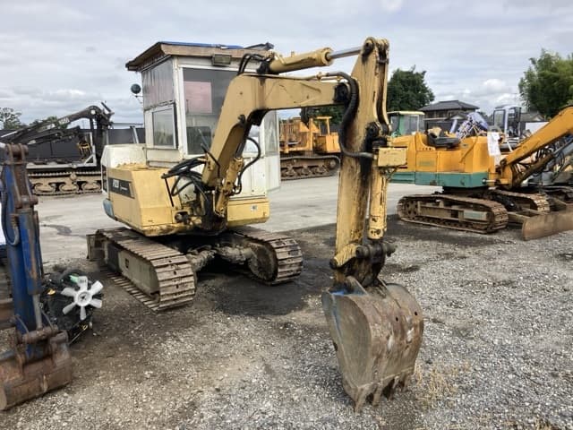 MINI EXCAVATOR — Auction (lot 8459-1806)