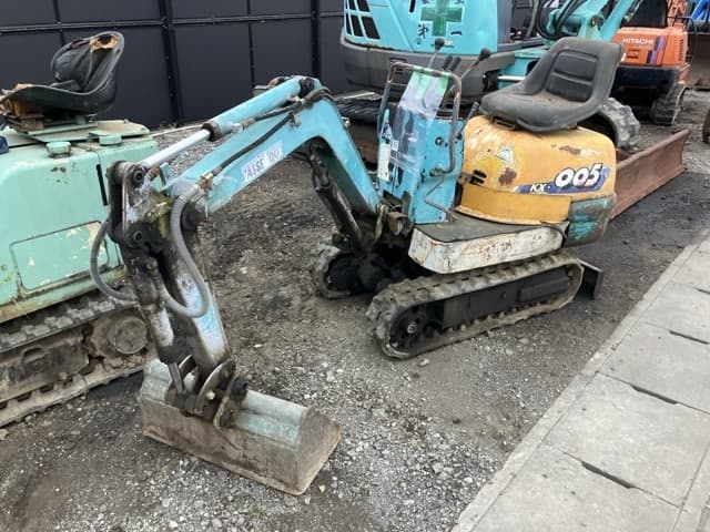 MINI EXCAVATOR — Auction (lot 8459-1810)
