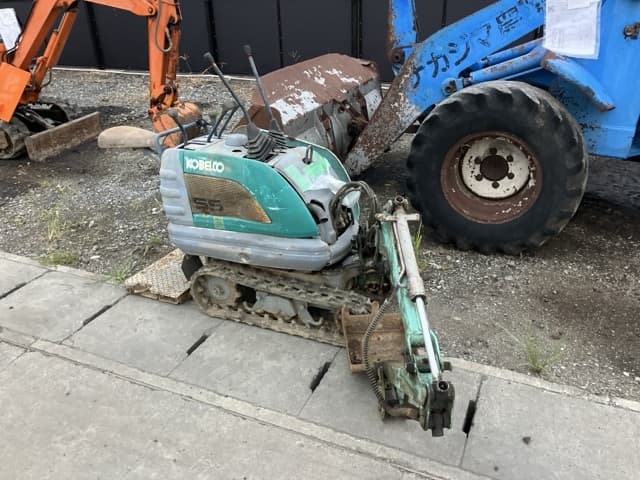 MINI EXCAVATOR — Auction (lot 8459-1811)