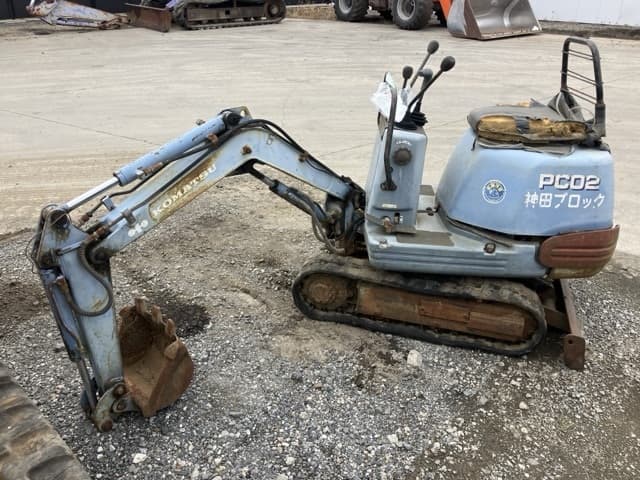 MINI EXCAVATOR — Auction (lot 8459-1813)
