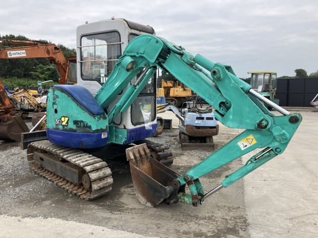 MINI EXCAVATOR — Auction (lot 8459-1814)