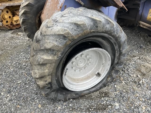 WHEEL LOADER — Auction (lot 8459-1815)