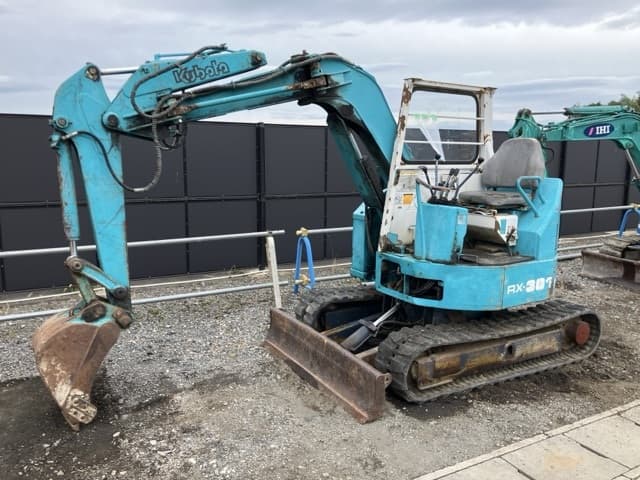 MINI EXCAVATOR — Auction (lot 8459-1818)