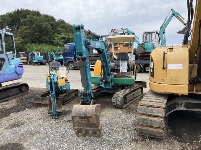 MINI EXCAVATOR — Auction (lot 8459-1819)