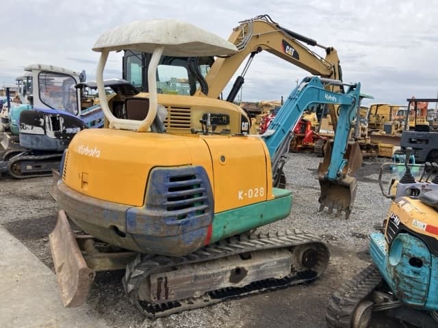 MINI EXCAVATOR — Auction (lot 8459-1819)
