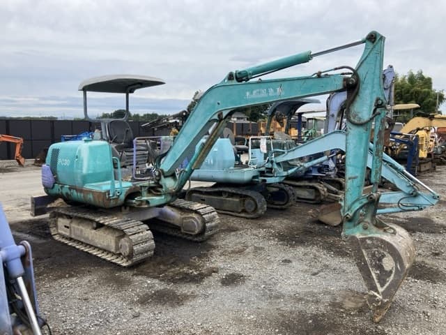 MINI EXCAVATOR — Auction (lot 8459-1820)
