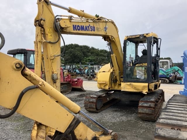 EXCAVATOR — Auction (lot 8459-1821)