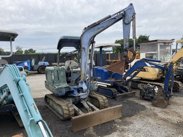 MINI EXCAVATOR — Auction (lot 8459-1823)
