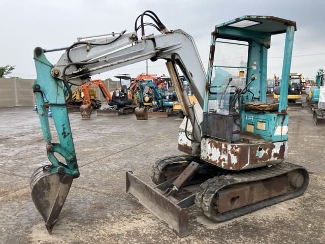 MINI EXCAVATOR — Auction (lot 8459-183)