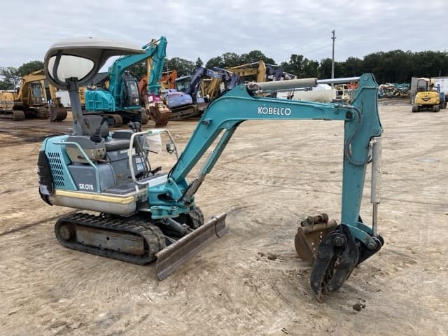 MINI EXCAVATOR — Auction (lot 8459-197)