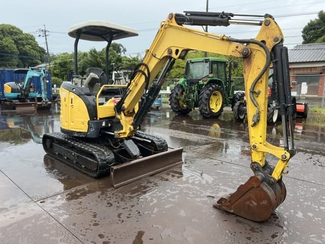 MINI EXCAVATOR — Auction (lot 8459-20011)