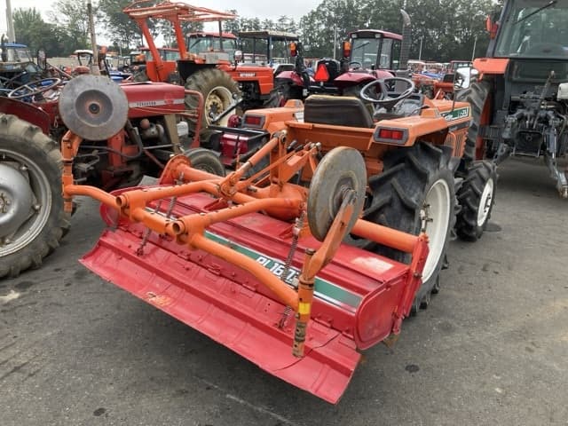 Tractor — Auction (lot 8459-2011)