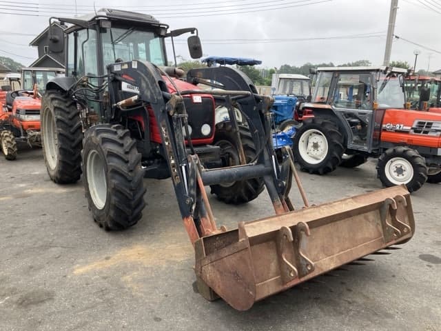 Tractor — Auction (lot 8459-2027)