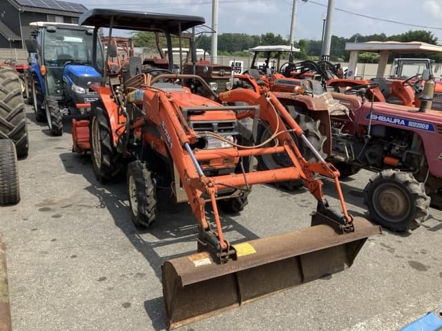 Tractor — Auction (lot 8459-2039)