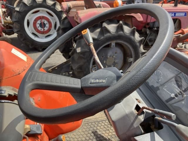Tractor — Auction (lot 8459-2039)