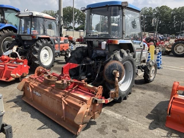 Tractor — Auction (lot 8459-2041)
