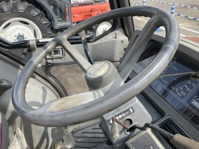 Tractor — Auction (lot 8459-2041)