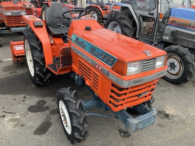 Tractor — Auction (lot 8459-2042)